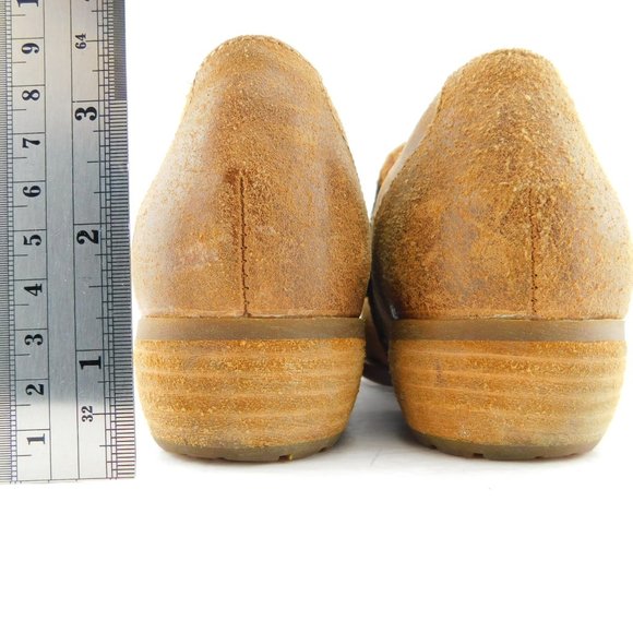 BORN Beige Brown Distressed Leather Ankle Booties 7 - Picture 6 of 8